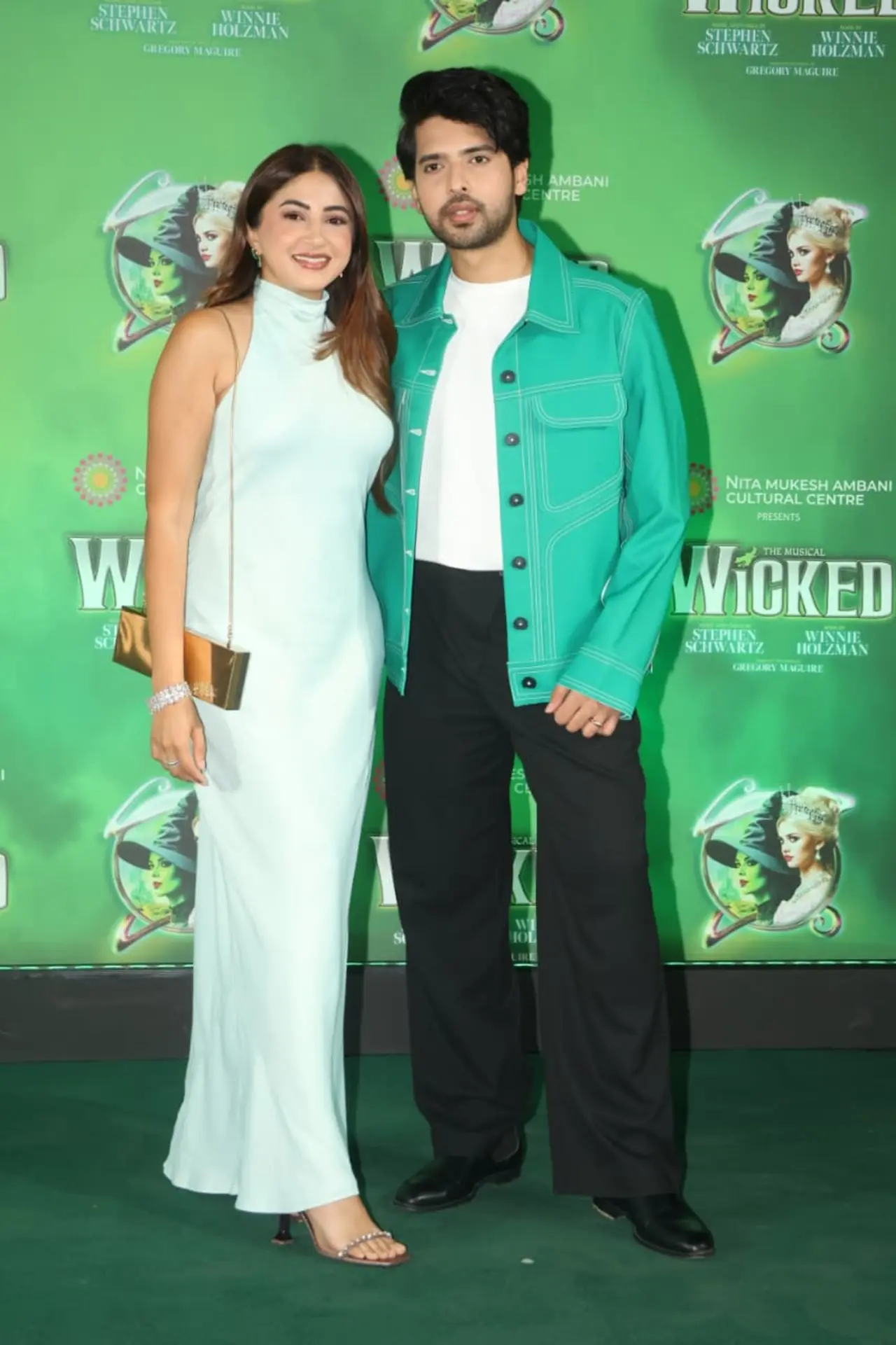 <p><span class="hover:entity-accent entity-underline inline cursor-pointer align-baseline"><span class="whitespace-normal">Aashna Shroff</span></span> was seen posing with <span class="hover:entity-accent entity-underline inline cursor-pointer align-baseline"><span class="whitespace-normal">Armaan Malik</span></span> at the event. Aashna looked chic in a mint green dress that added a fresh, elegant vibe to her look.</p>